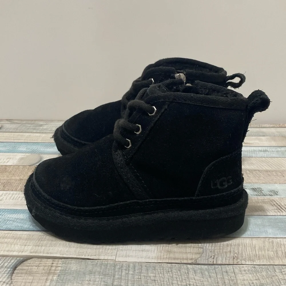 Ugg Neumel II Chukka Kids Boots